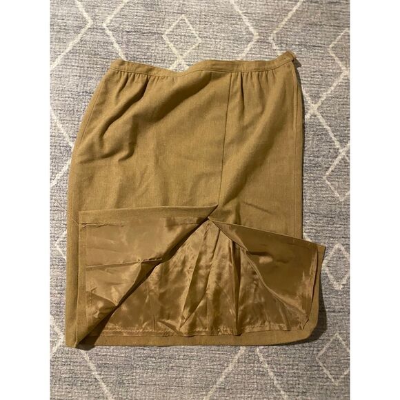 Classic Khaki A-Line Skirt with Side Zipper - Professional Office Wear - Picture 2 of 4